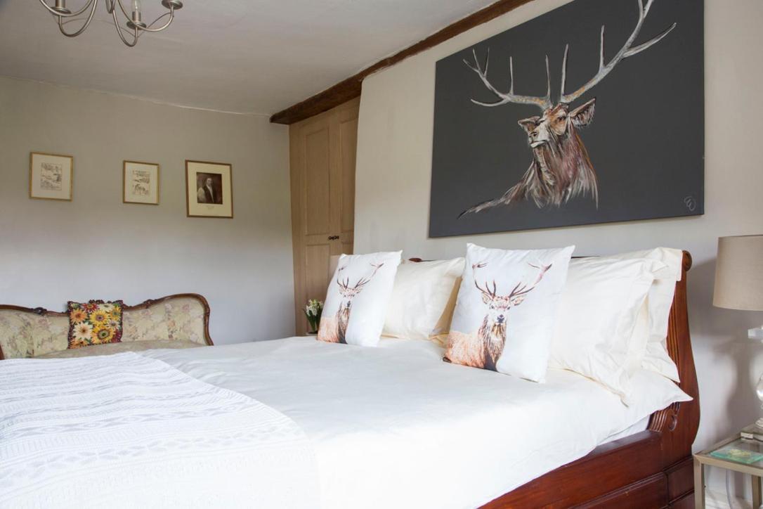 Forthay Bed And Breakfast North Nibley Bagian luar foto