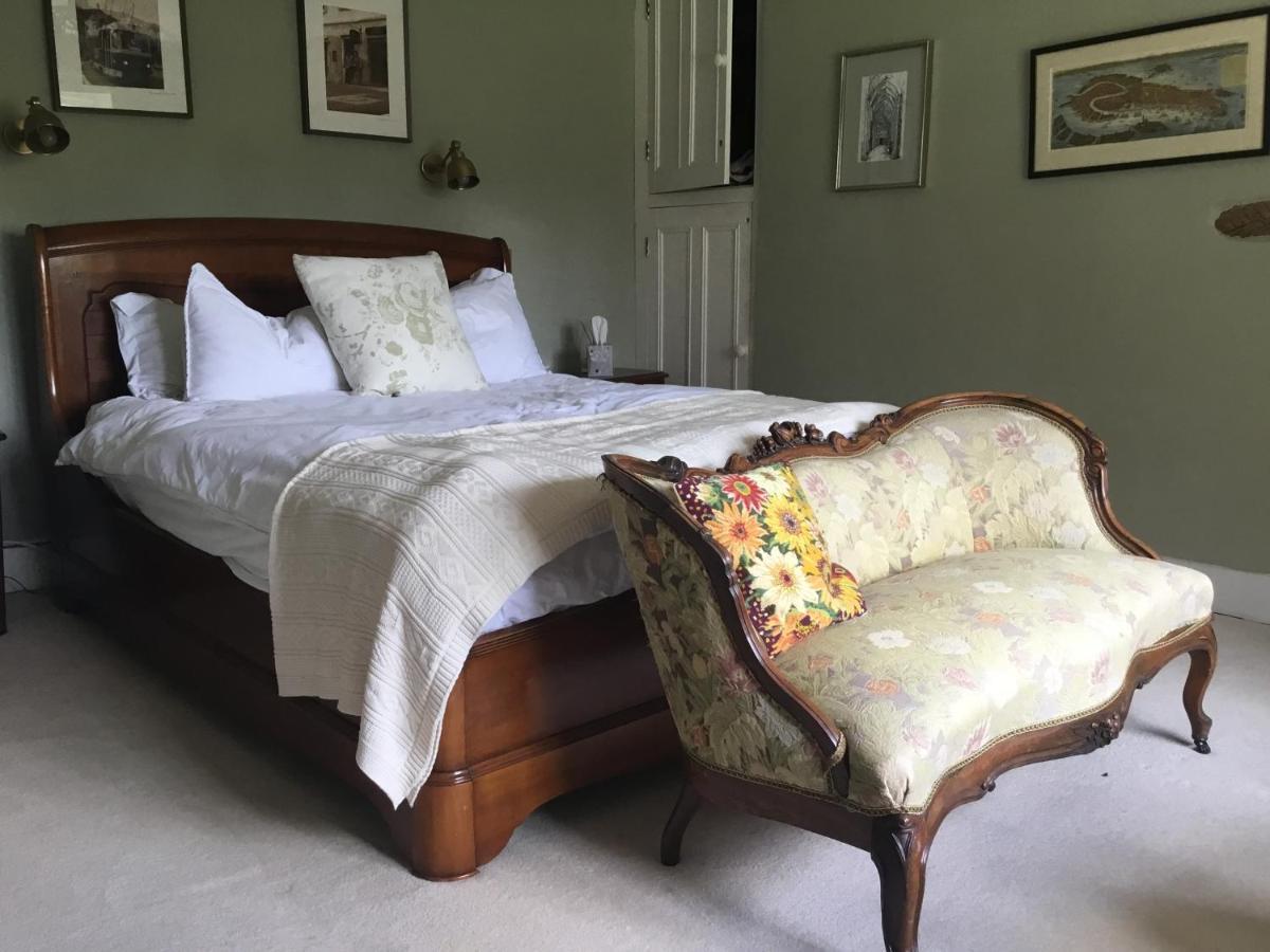 Forthay Bed And Breakfast North Nibley Bagian luar foto