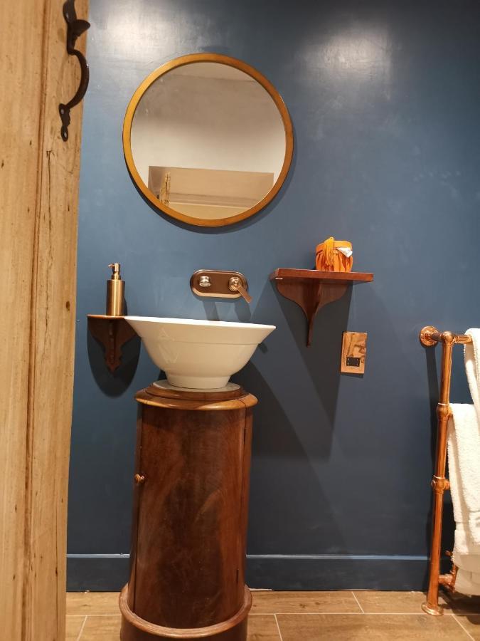Forthay Bed And Breakfast North Nibley Bagian luar foto